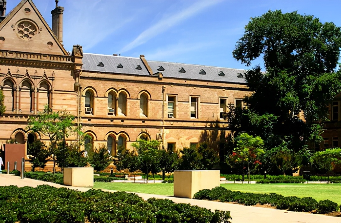 留学生如何选择院校？澳洲各地区留学成本汇总，你会选择哪一所？