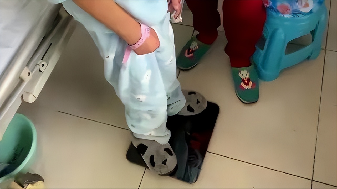 2020年，贵州24岁女大学生去世时仅43斤，为救弟弟一天花两块钱