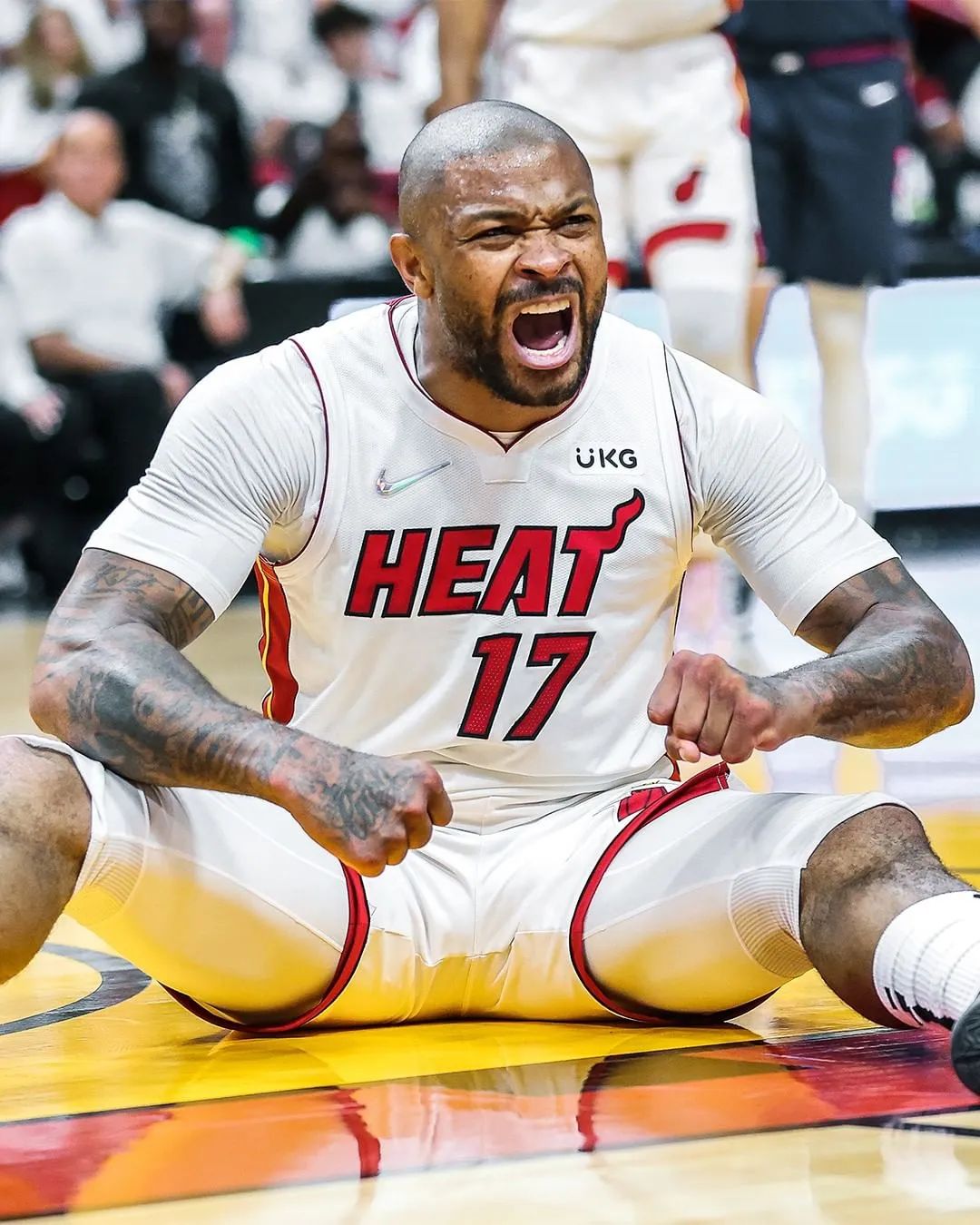 塔克为什么回nba(放弃735万美元!37岁变成自由球员!