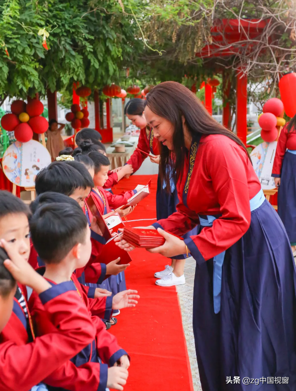 定远县示范幼儿园：国风毕业礼，民俗迎立夏