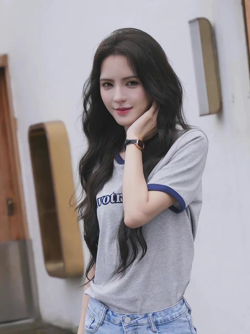 张予曦近期穿搭