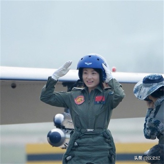 她是中国首个战机女飞行员，年仅30岁逝世，父母：交给党不后悔