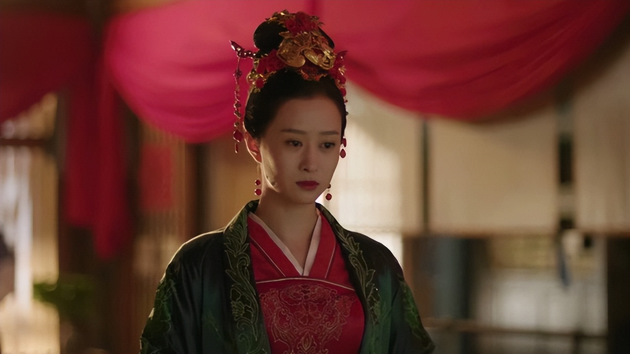 由于在剧版里,盛明兰怀孕后,丹橘跟盛明兰提议,给身边的丫鬟开脸,服侍