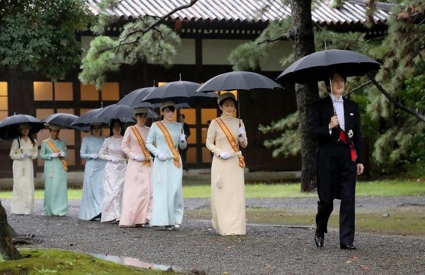 日本第一代天皇(日本皇室要绝嗣：近亲结婚延续126代，17岁悠仁是56年来唯一男丁)