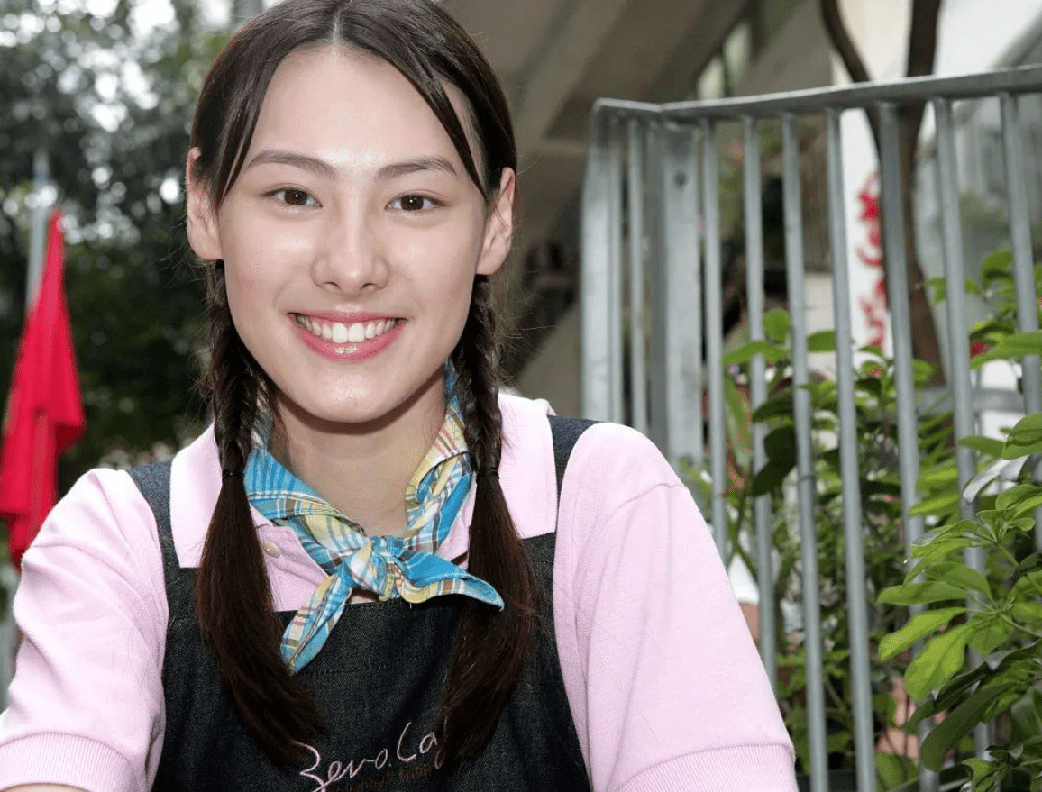 梁洛施:现实版霸道总裁爱上我!给李嘉诚生3个大胖孙子,咋样了