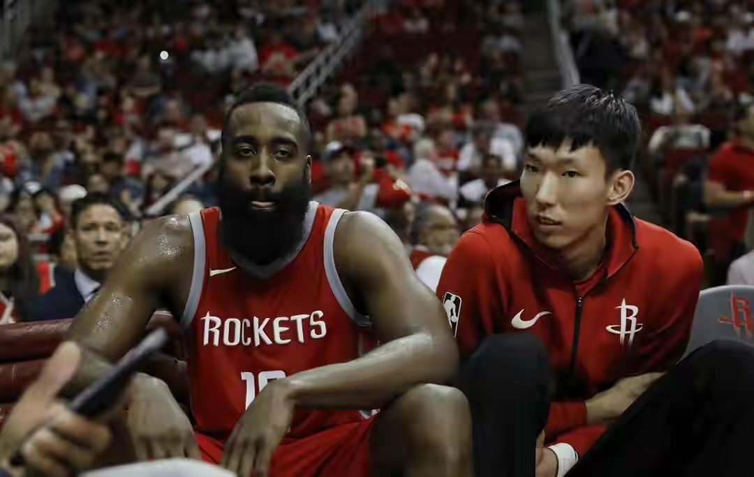 央视为什么开始播nba了(重返NBA！央视打开大门，哈登重点关注，周琦有望加盟76人)