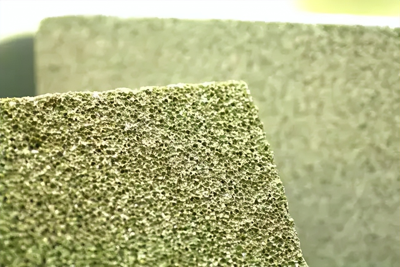 废玻璃处理厂：春池玻璃带您探索变废为宝的秘密