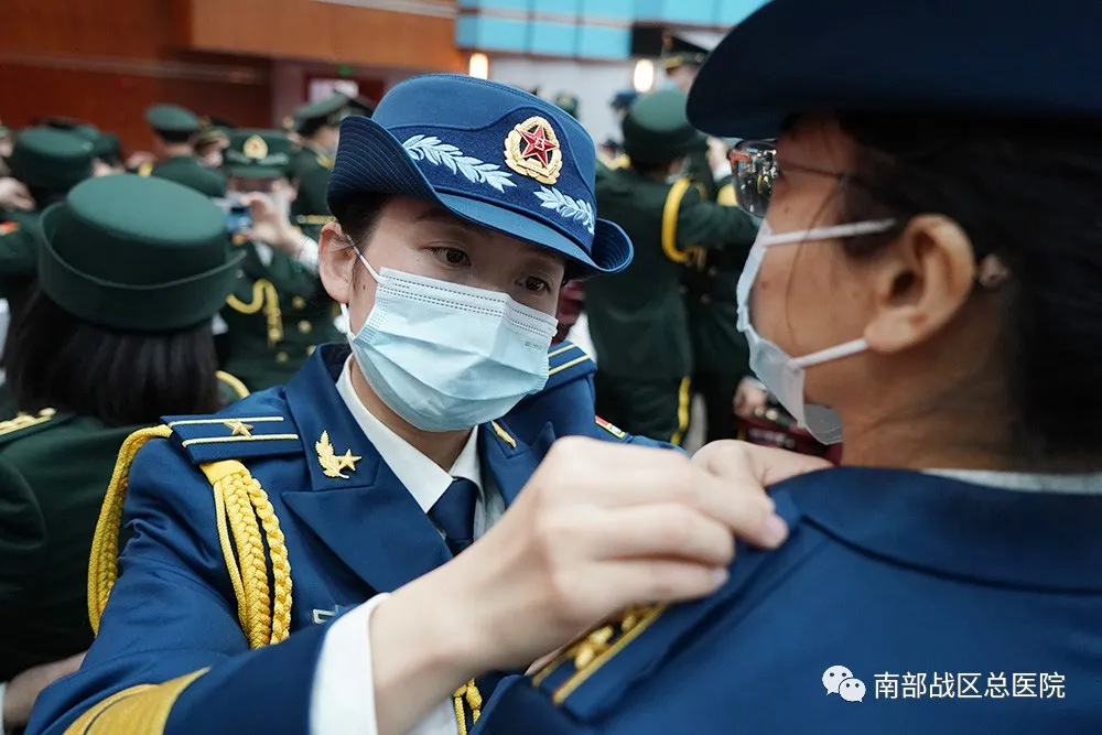 文职干部改任军官,授衔了