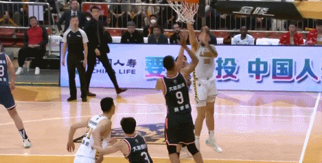 篮球比赛中最高分多少（孙铭徽揽全场最高分27分胡金秋17+17 东阳光险胜广东止住连败颓势）