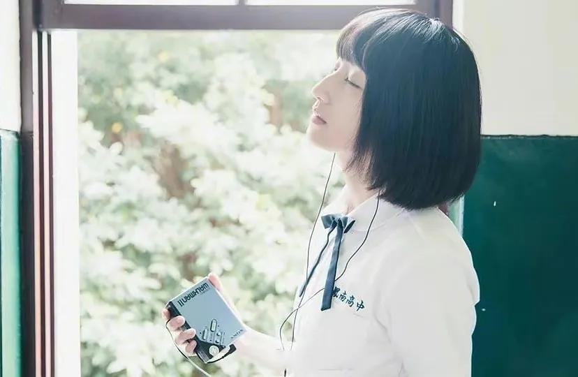 30岁以上还能演学生妹的女星，只服这5位，辨识度高不说，还灵动