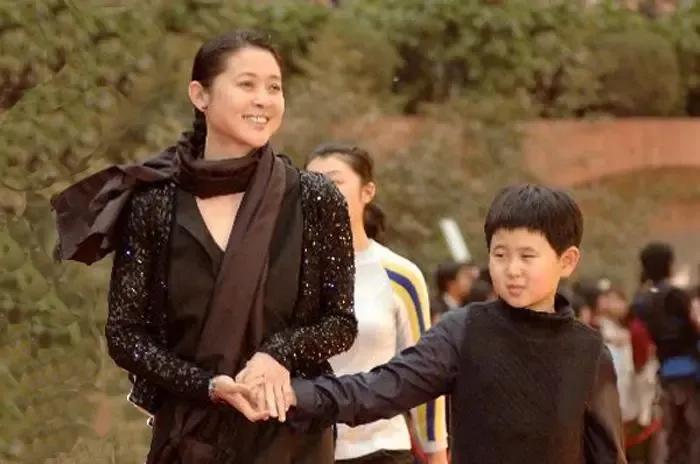 杀猪刀太无情，央视一姐成大婶