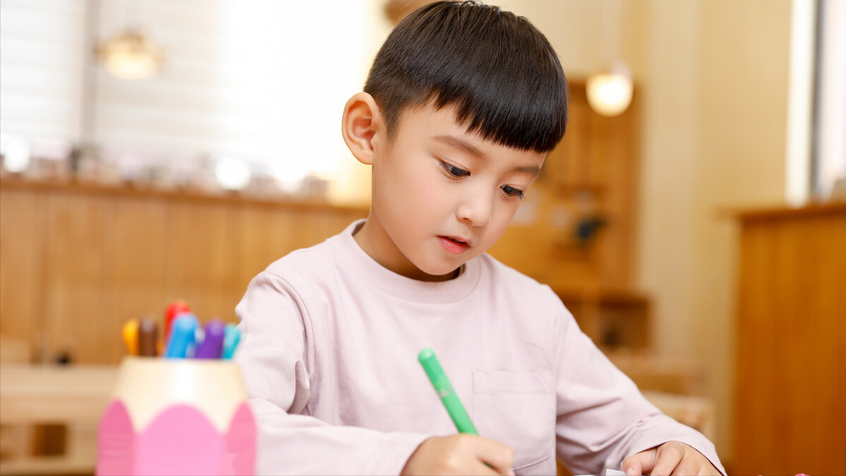 对于小学生而言，是家庭教育重要还是学校教育重要？