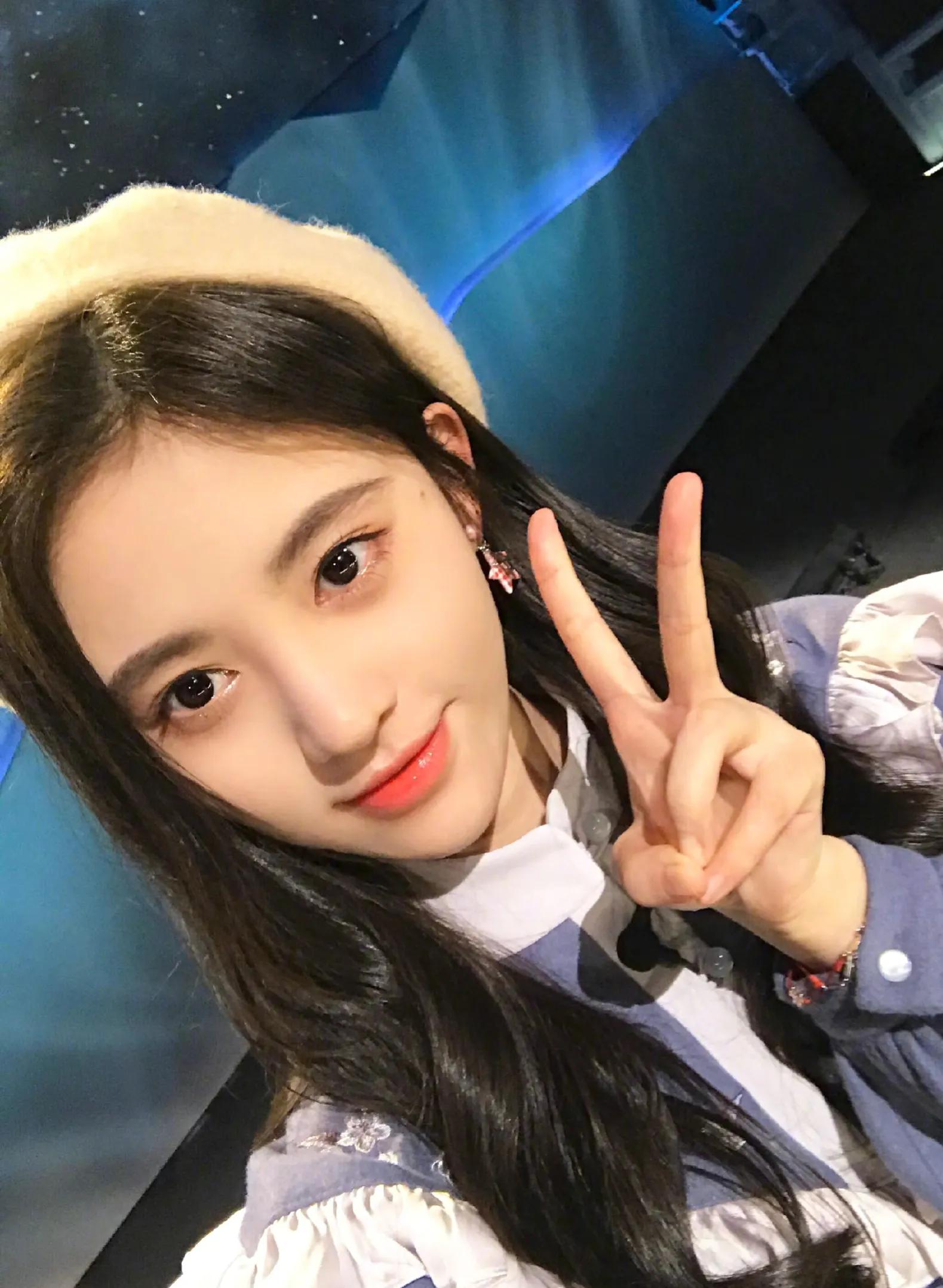 鞠婧祎自拍照头像大户