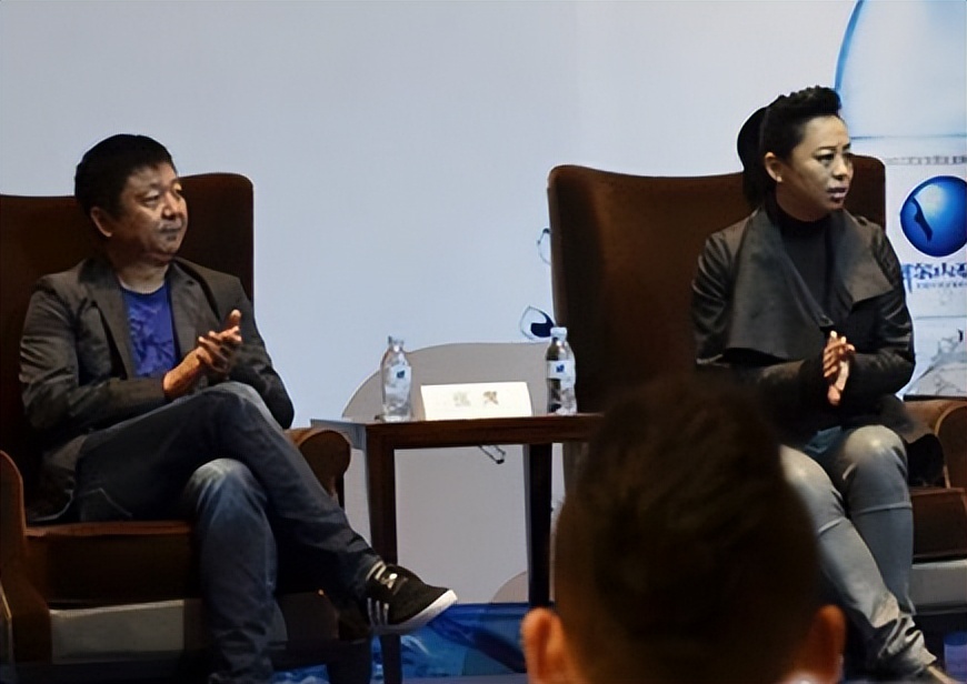 歌手黄绮珊：三婚三离，膝下无儿无女，54岁只有“干儿子”杜海涛