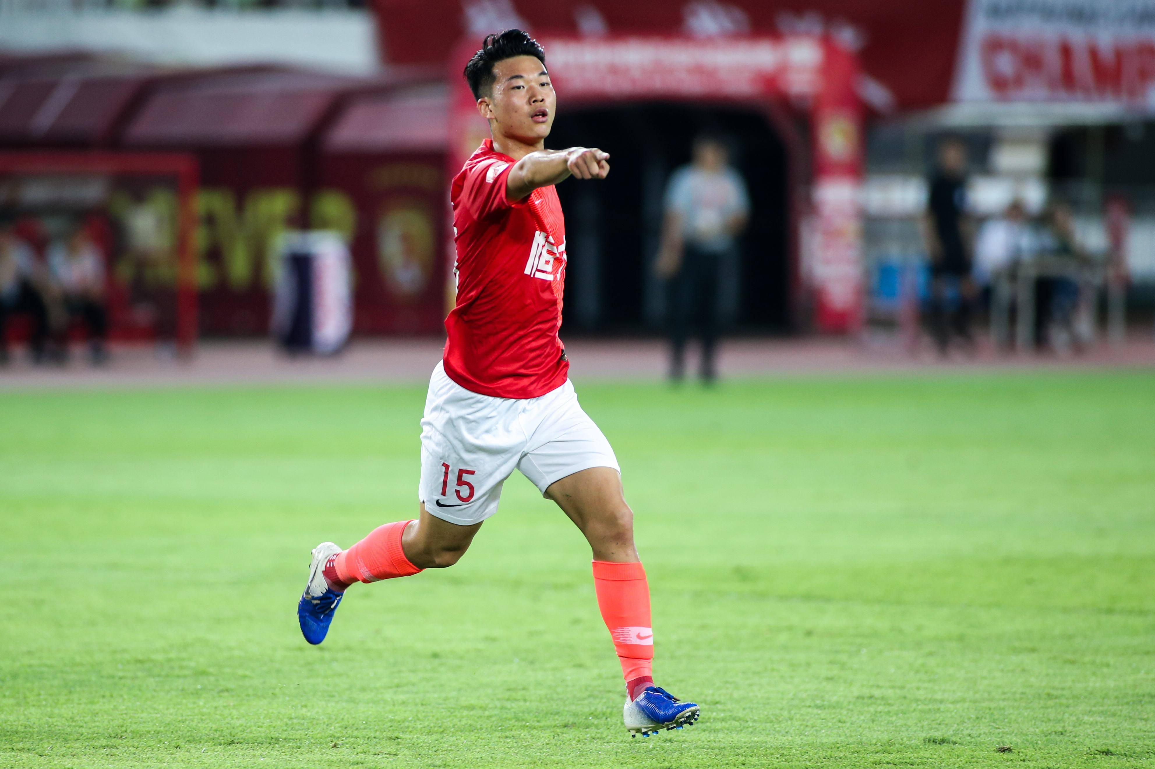 广州恒大热身赛发挥很出色(恒大热身赛2比1获胜,韦世