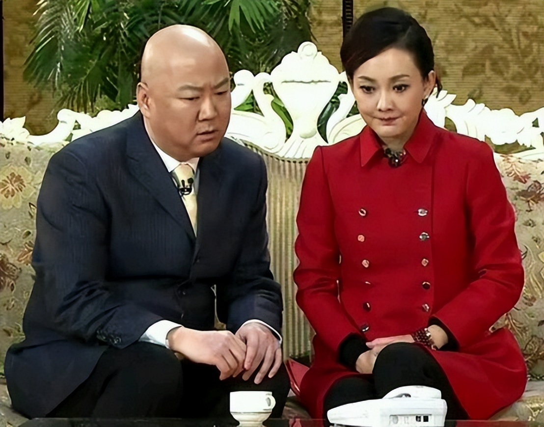 在春晚的舞台上,牛莉经常和郭冬临搭档,出演小品.