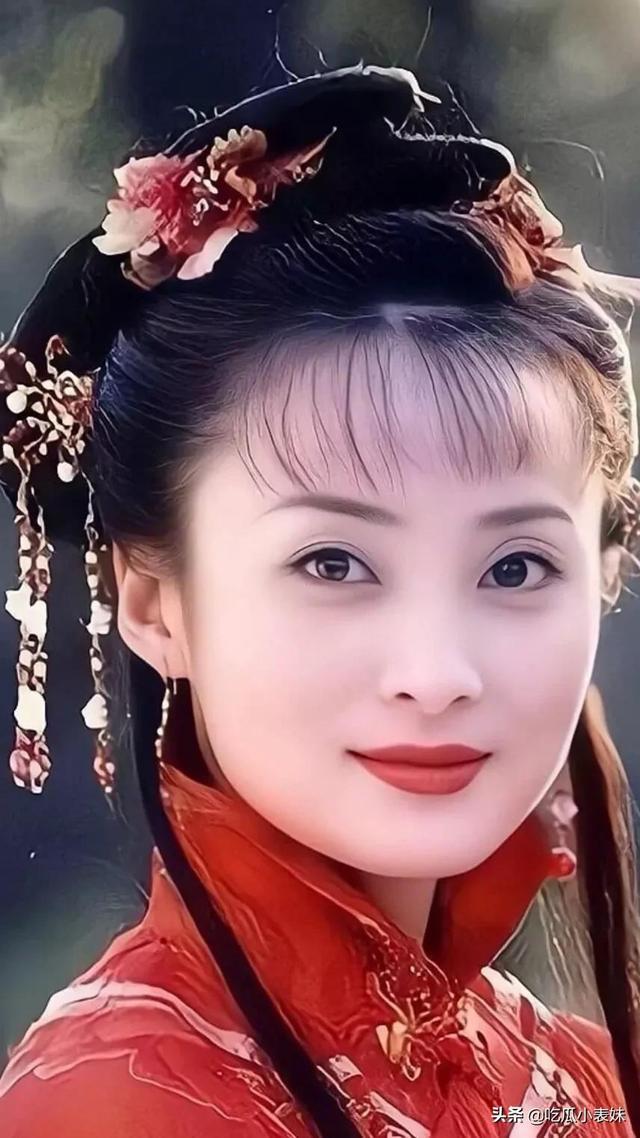 在之前的综艺节目中,蒋勤勤的面容显得疲惫不堪.