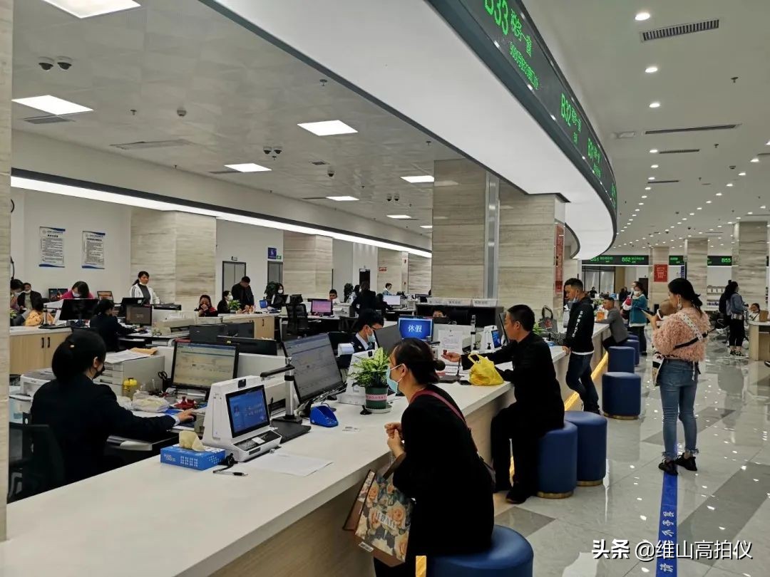 W7智能交互终端一机办理，一步到位，助力智慧政务信息化发展