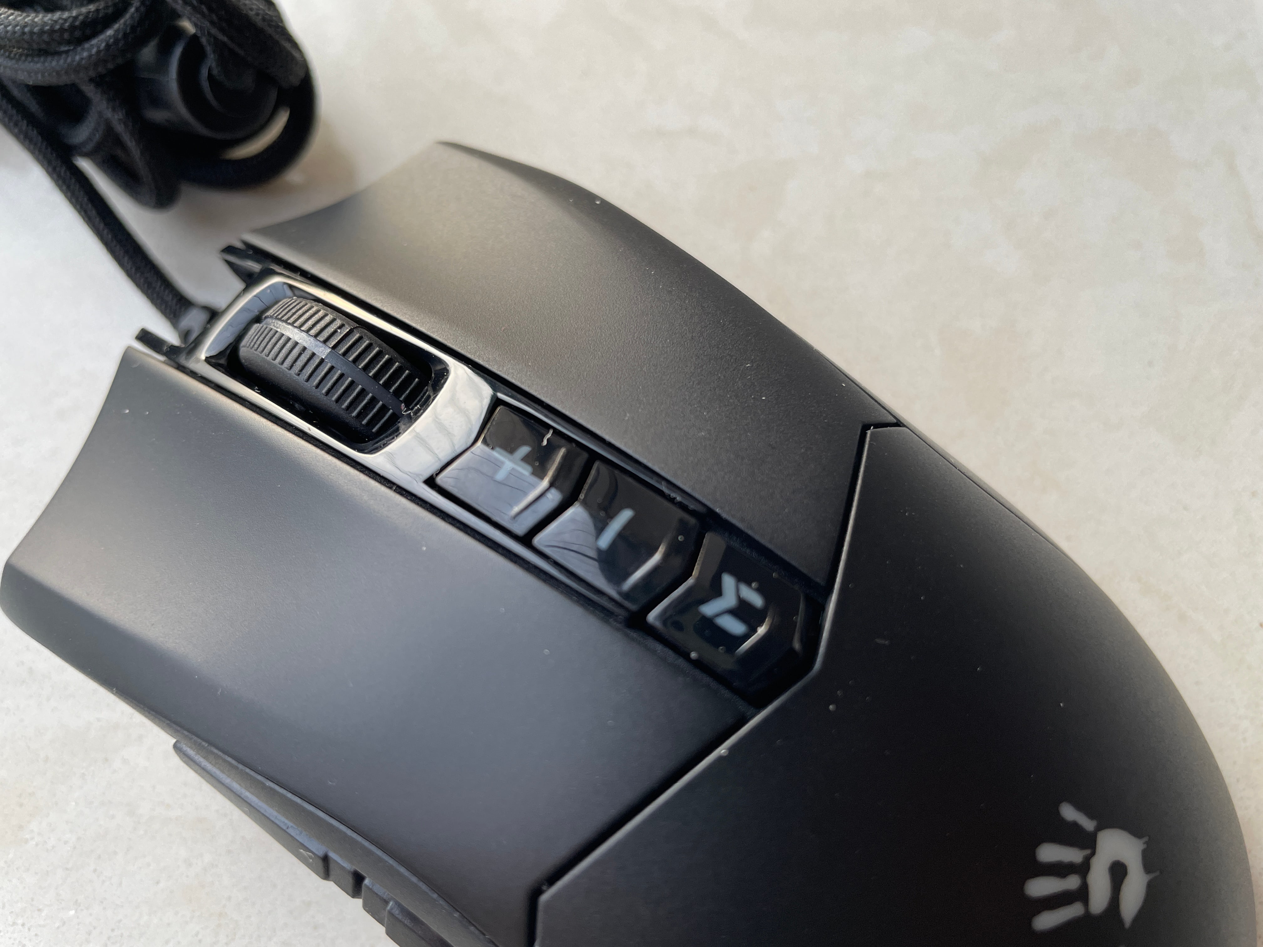 漂亮得不像实力派，血手幽灵ES9Pro电竞游戏鼠标亲测