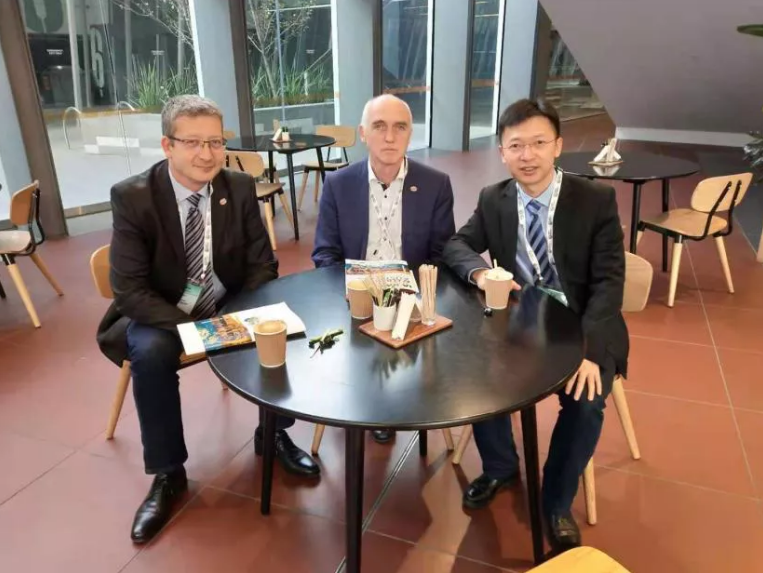 留美归国！湖南这位教授：28岁成最年轻博导，36岁出任985高校院长！