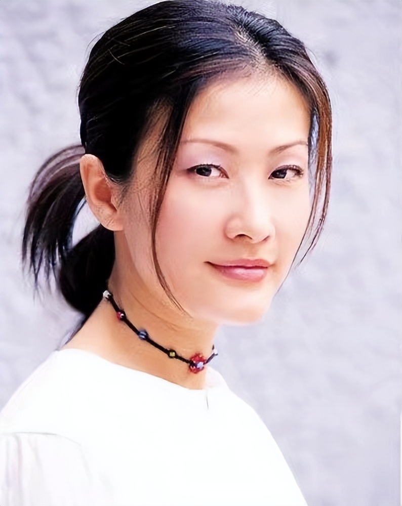 明明get不到，却被夸上天的10位女星，是谁的审美有问题？