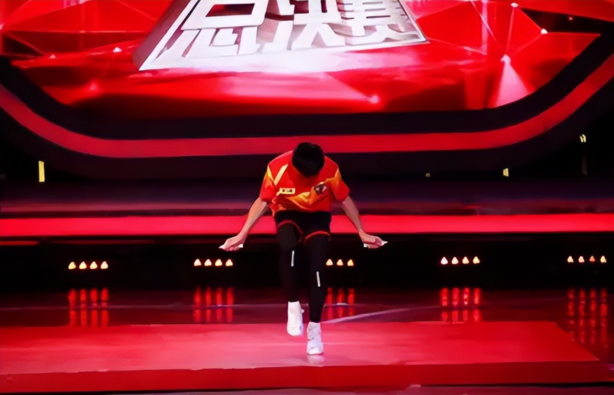 12岁的中国少年,对决日本冠军选手,两次取胜都以实力打脸