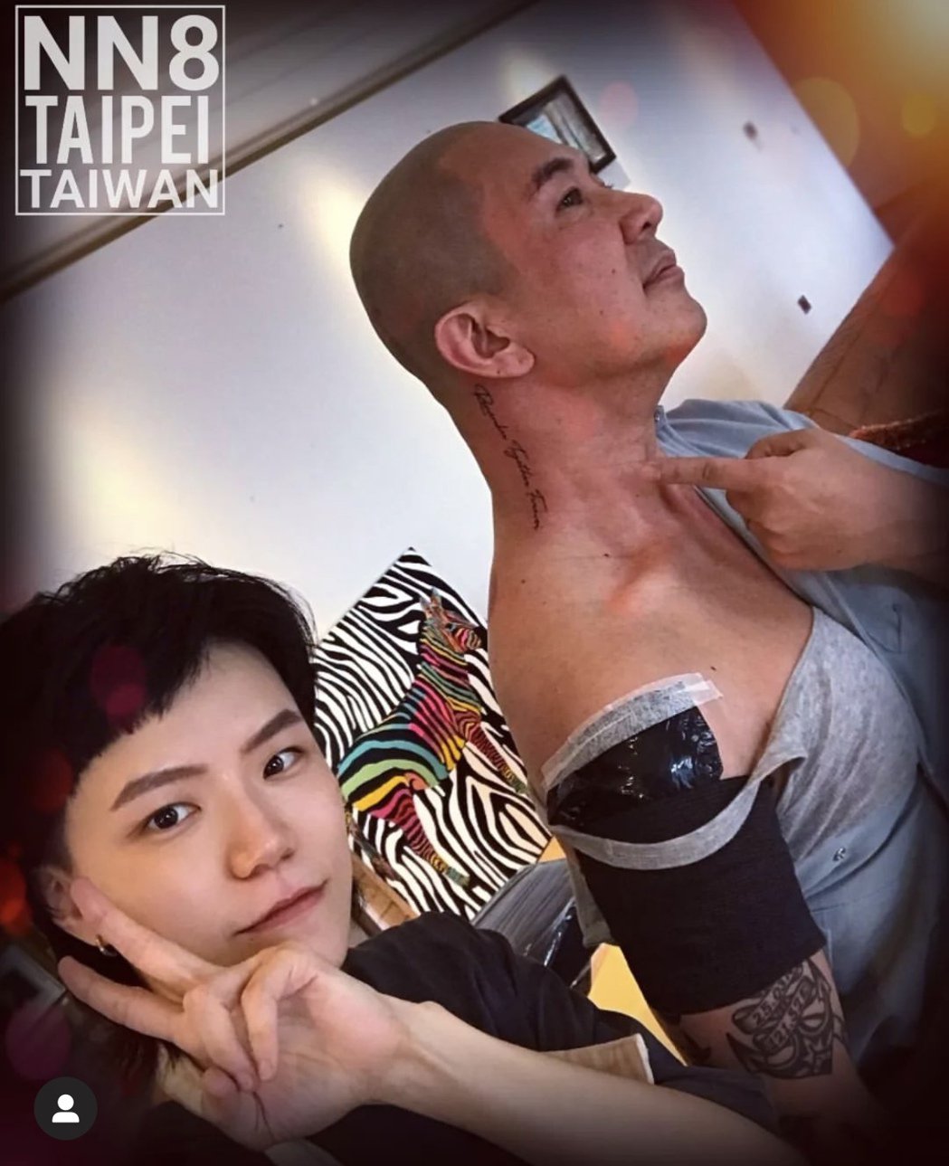大S陪老公具俊晔刺青，男方将“熙媛”刻在手臂，脖子纹甜蜜情话