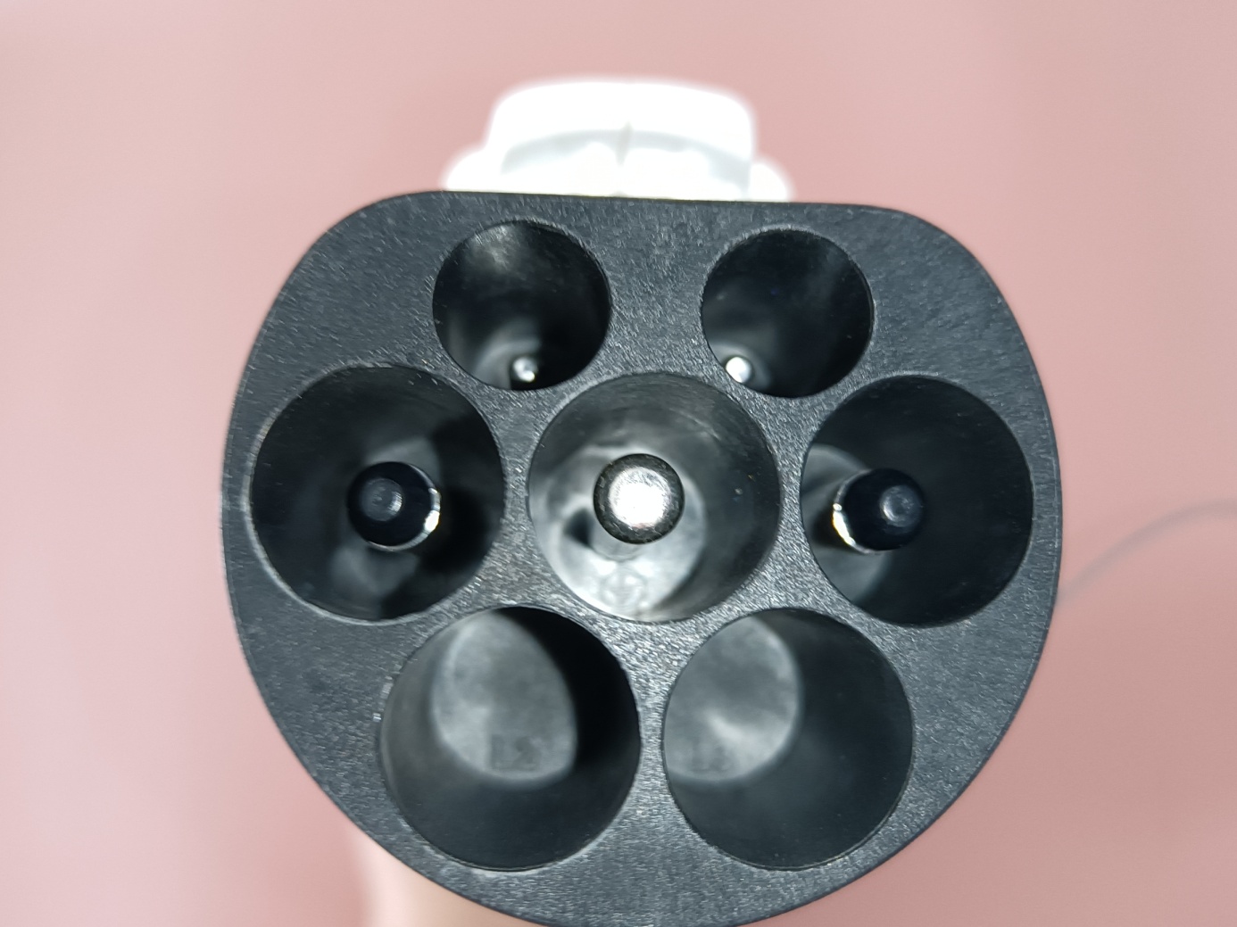 克服电动车续航焦虑的不一定要住在加电站