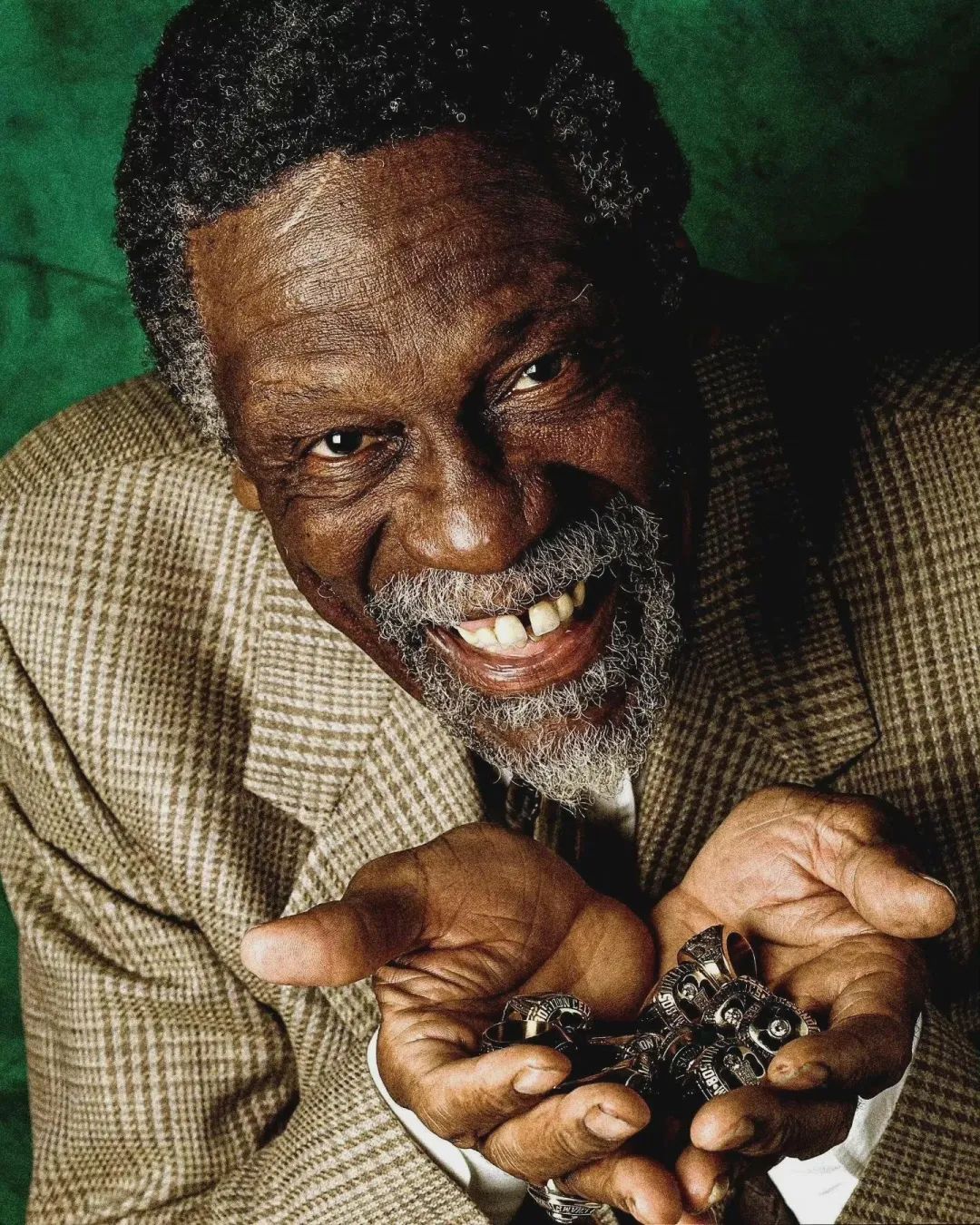 拉塞尔的球衣号码（NBA官方宣布：全联盟将退役比尔-拉塞尔的6号球衣）