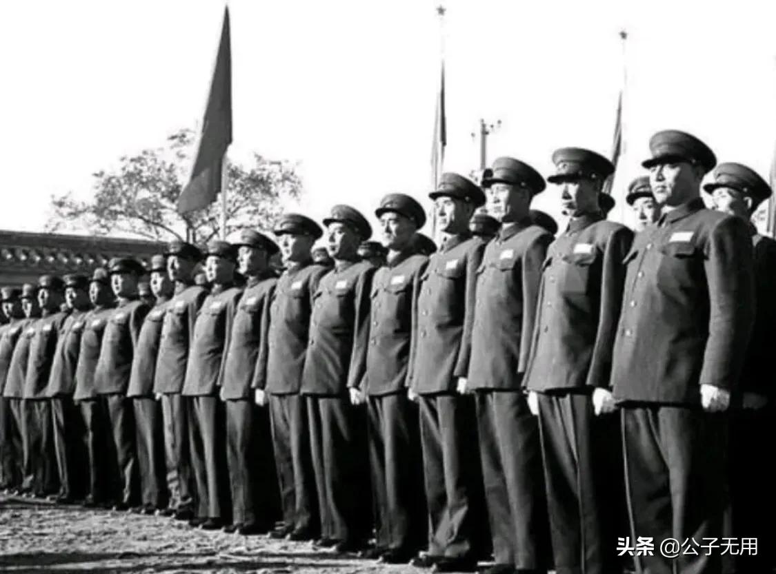 南京军事学院往事：学员是将军，教员是校尉，败军之将当老师