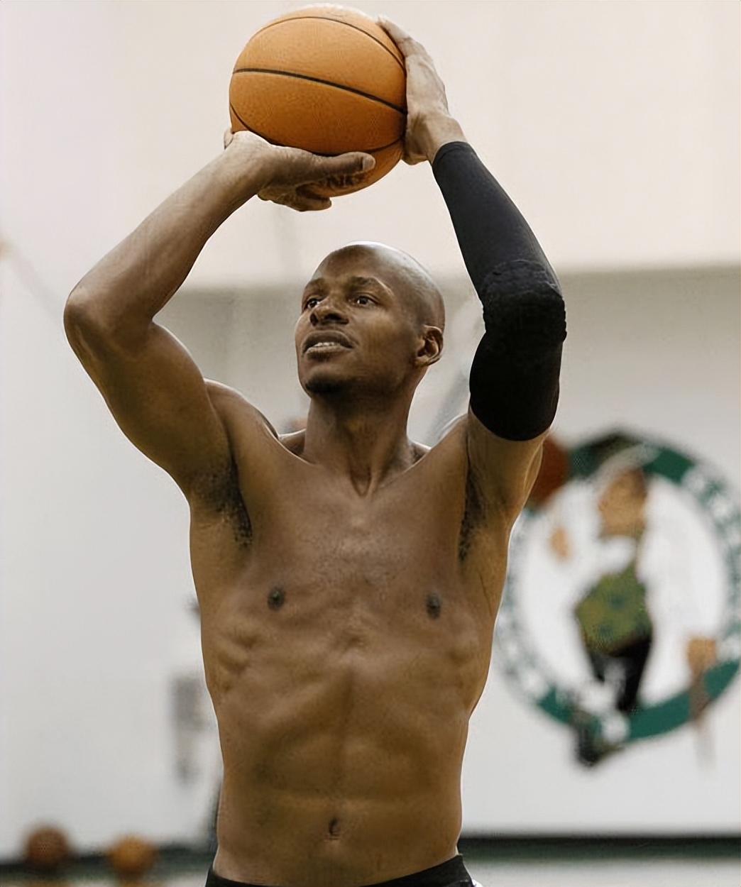 nba内线为什么很空（为何中国男篮后卫难进NBA？对比联盟这几位“瘦子”你就明白）