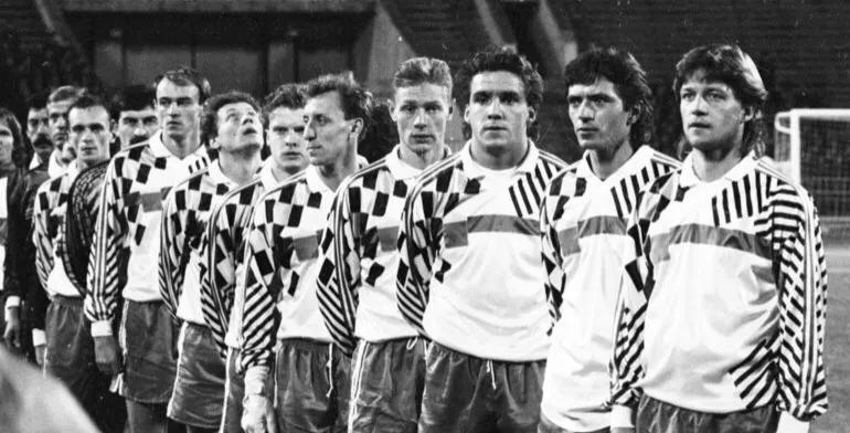 俄羅斯12年世界杯（「足球事件回顧」還原1994世界杯俄羅斯綠茵兵諫始末）