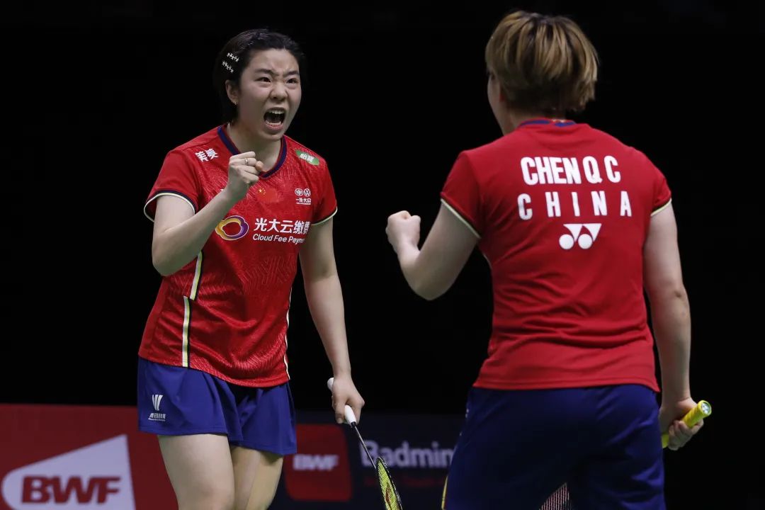 中国女羽队史第19次进入尤伯杯决赛，而男羽的惨淡像极了四年前的女队