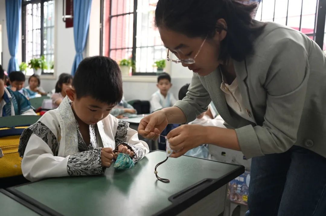成都市双流区棠湖小学（南区）开展“我们的节日—端午”系列活动