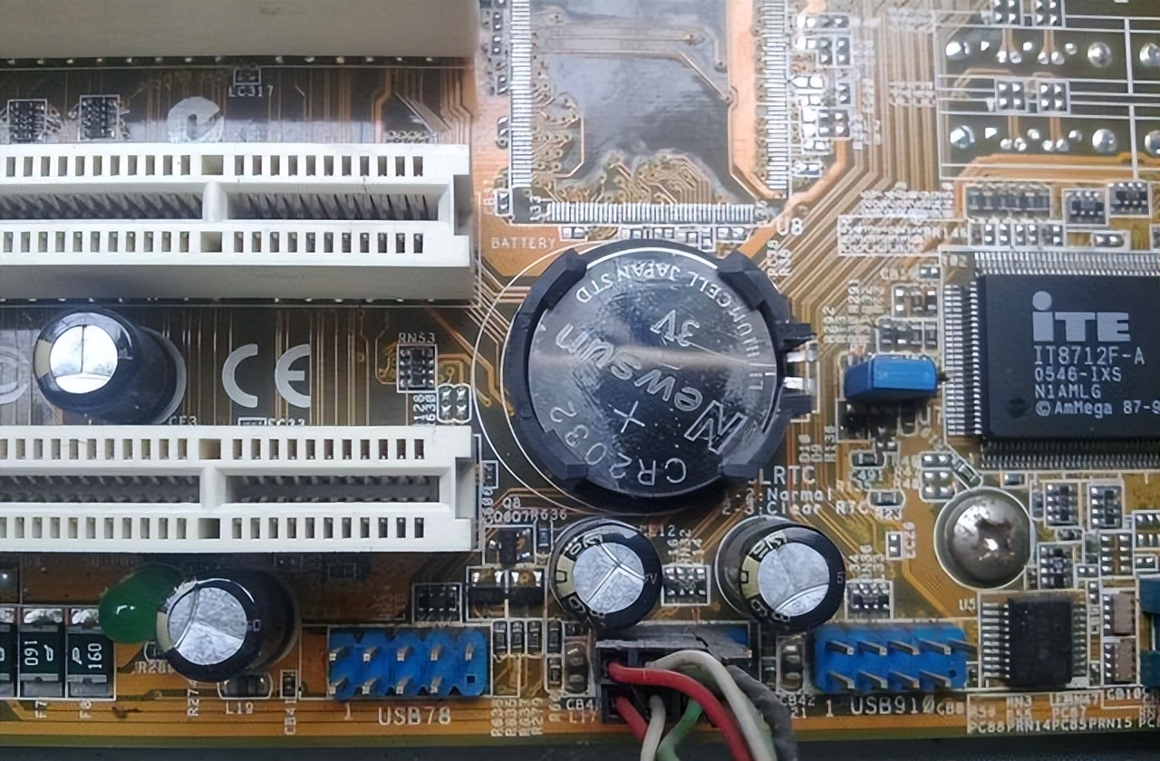 主板電池沒電了沒有及時更換會有什么后果？