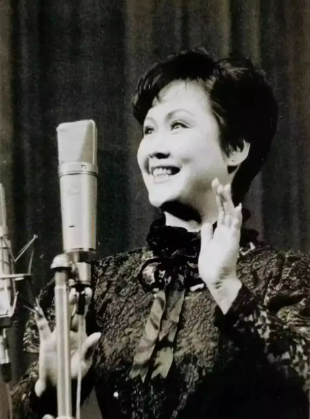 那一年，陈冲爆红，刘晓庆挨巴掌，李谷一遭笔伐，邓丽君为情所伤