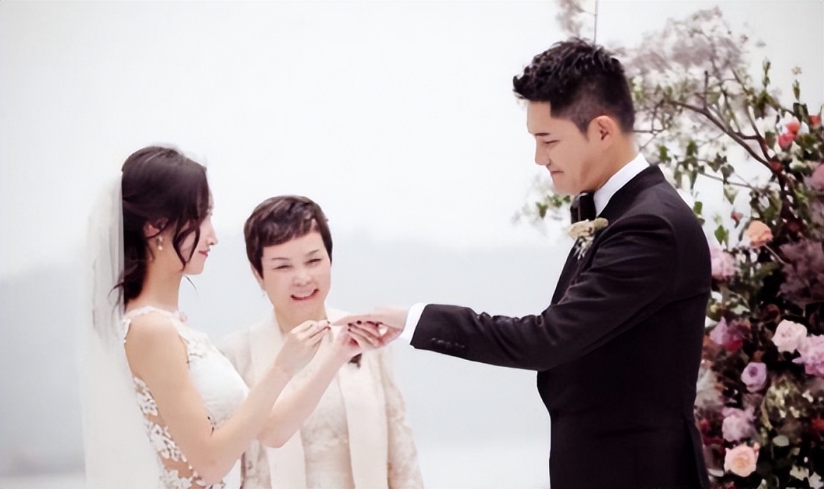 从央视辞职的顾斌，现在在美国拥有一栋大房子，生活却很简单