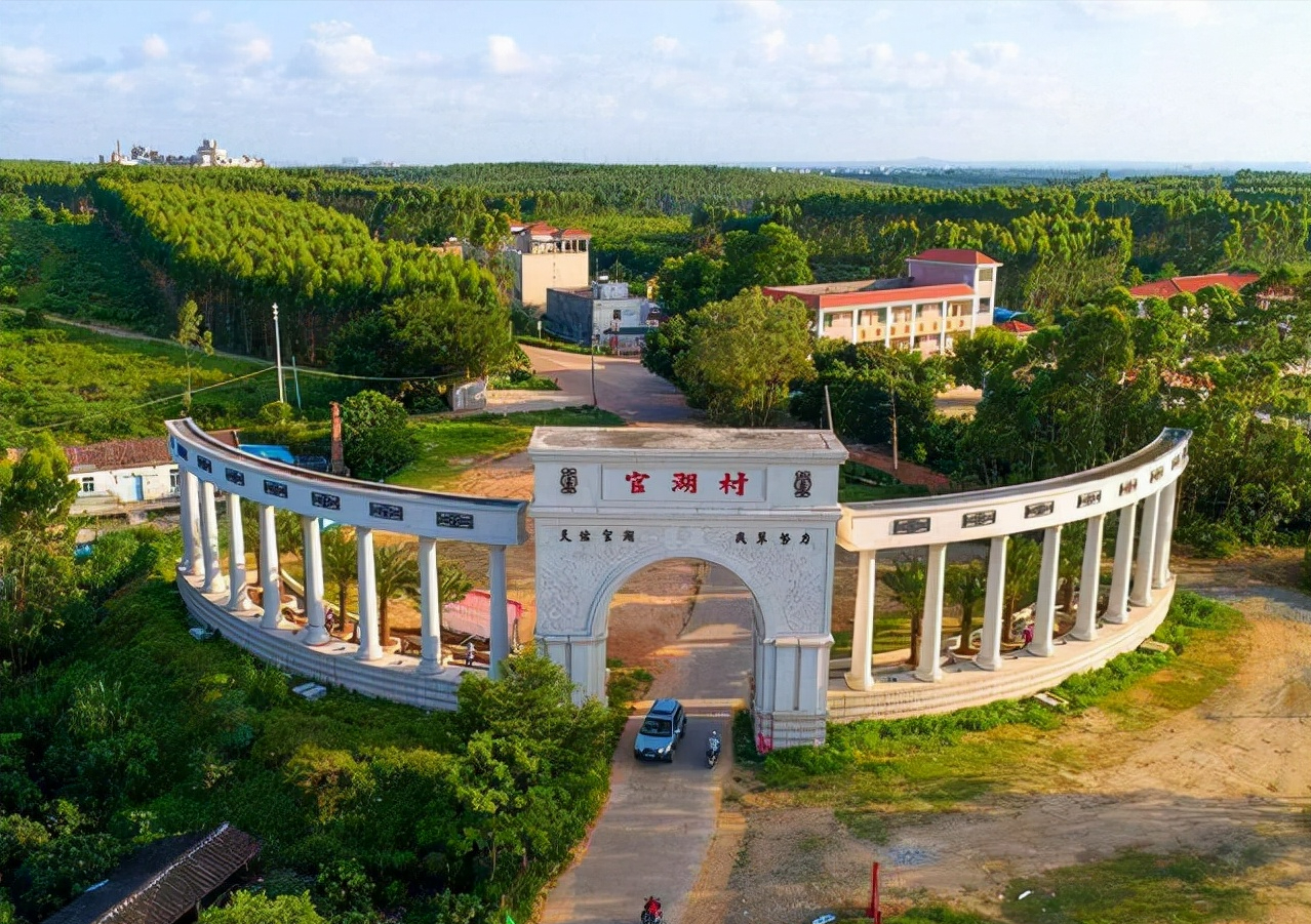 1980年，农村娃考上北大全村凑路费，38年后每户获赠一栋别墅