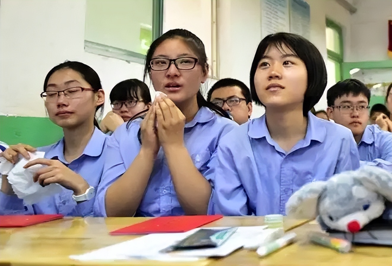 高考迎来调整，增加“身份要求”，2022届部分考生将无缘高考