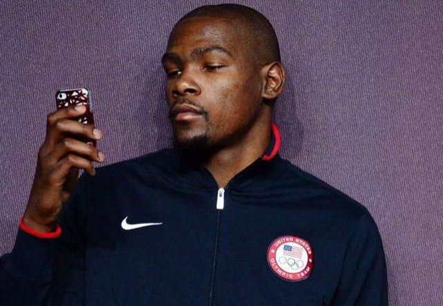 nba帅哥球员（NBA现役5大帅哥，库兹马成超模收割机 榜首经常上杂志）-趣拿体育