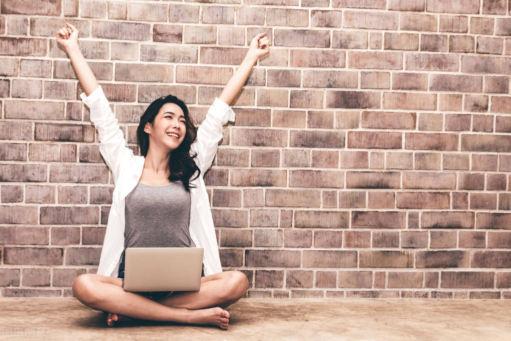 客观回答：日语线上课程好不好？