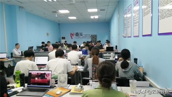 郑州Web前端培训哪家好？学完工资能有多少钱？