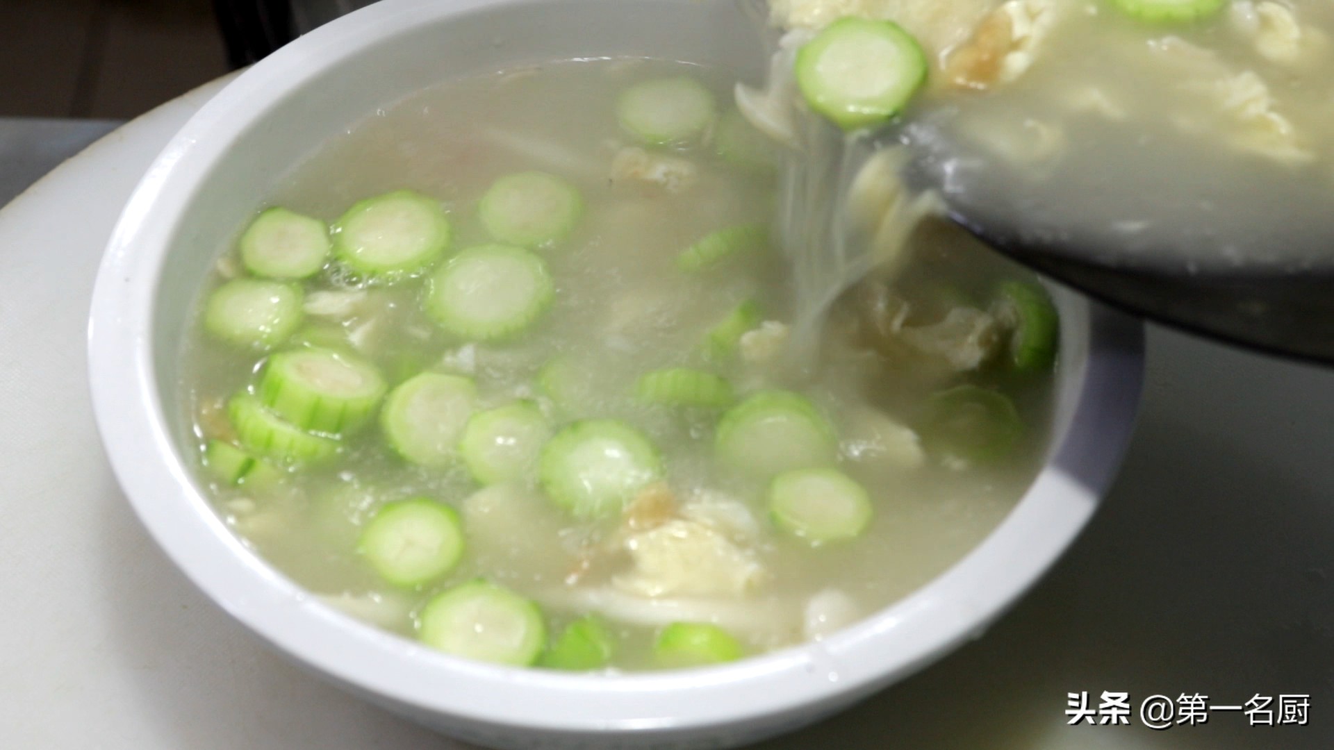 春天干燥易上火，建议多吃6种降火食物，做法简单又营养，真好吃