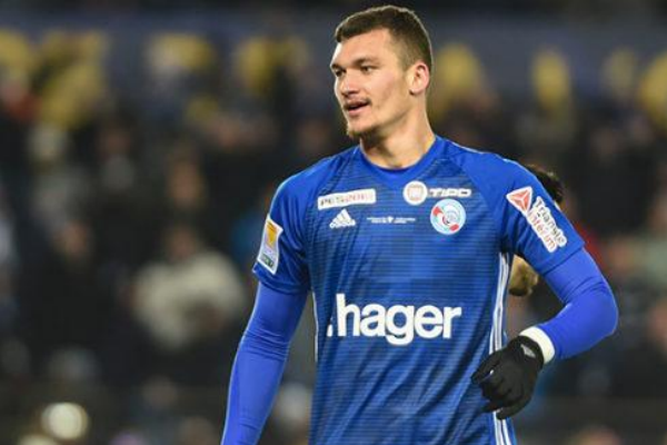 伊布在法甲大杀四方（法甲新伊布一年半贡献37球！1米97的大中锋：会是下一个豪门惊喜）