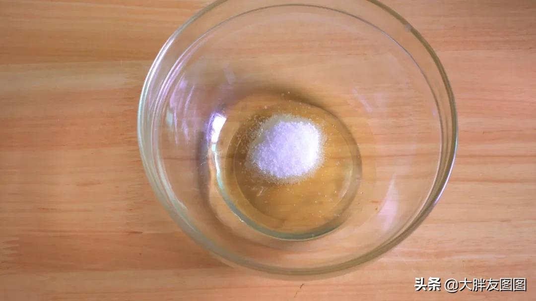 不用面粉怎么做蛋糕（教你自制绵密丝滑的安茹蛋糕）