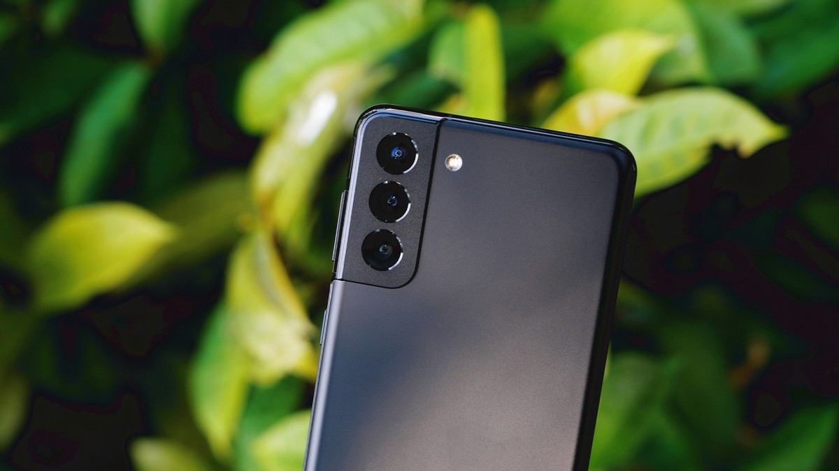 大屏手机盛行中，三星官翻机S21+好不好？