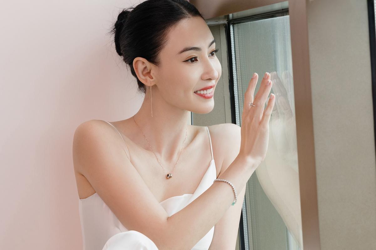 而不老女神赵雅芝再现上海滩风云,她和吕良伟共同演唱的《上海滩》都