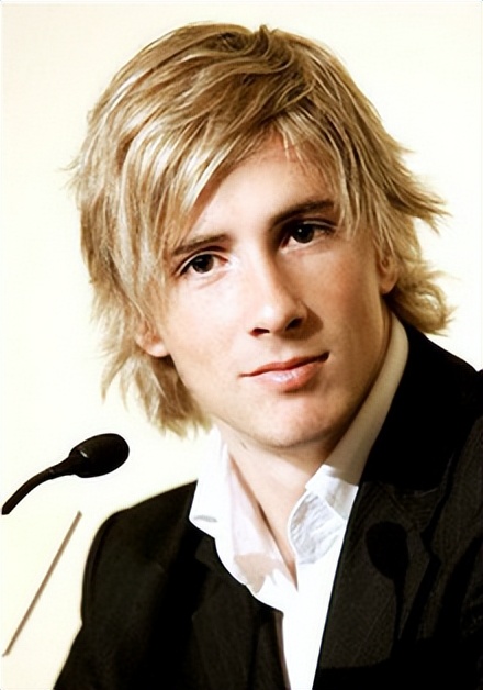 世界杯10大帅哥(明明可以靠脸吃饭——盘点世界足坛十大美男)