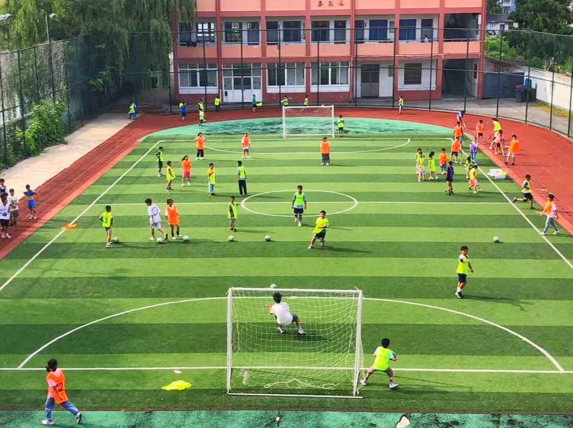 “学校帮你带娃”给学生家长带来稳稳的幸福感