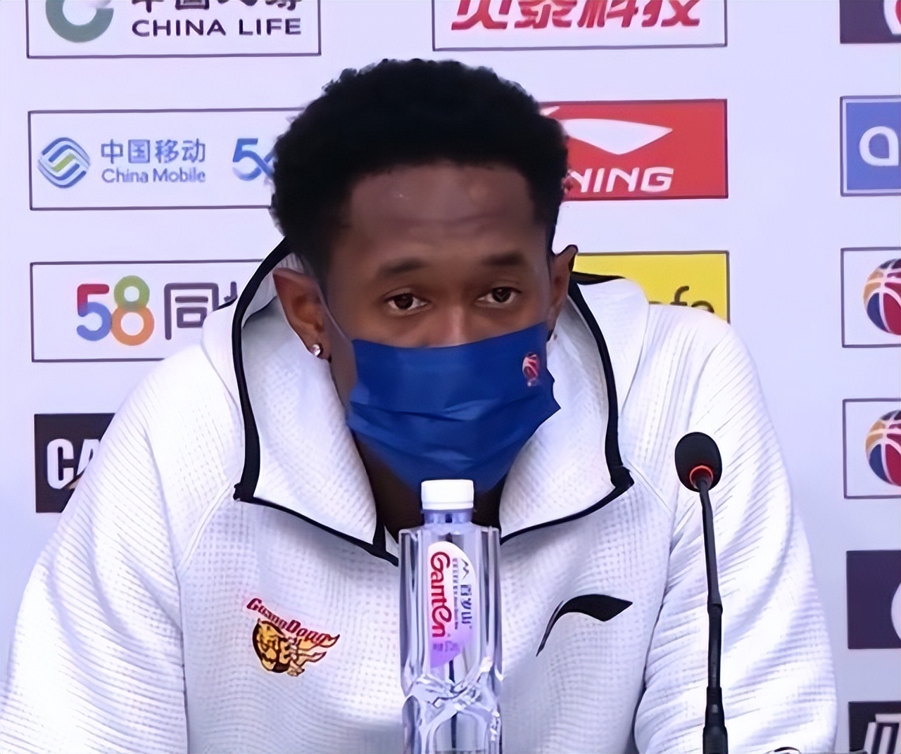 cba廣東人員圖片（25歲才被朱芳雨選中！廣東小伙曾茂洲，打了4場CBA了，表現(xiàn)如何？）